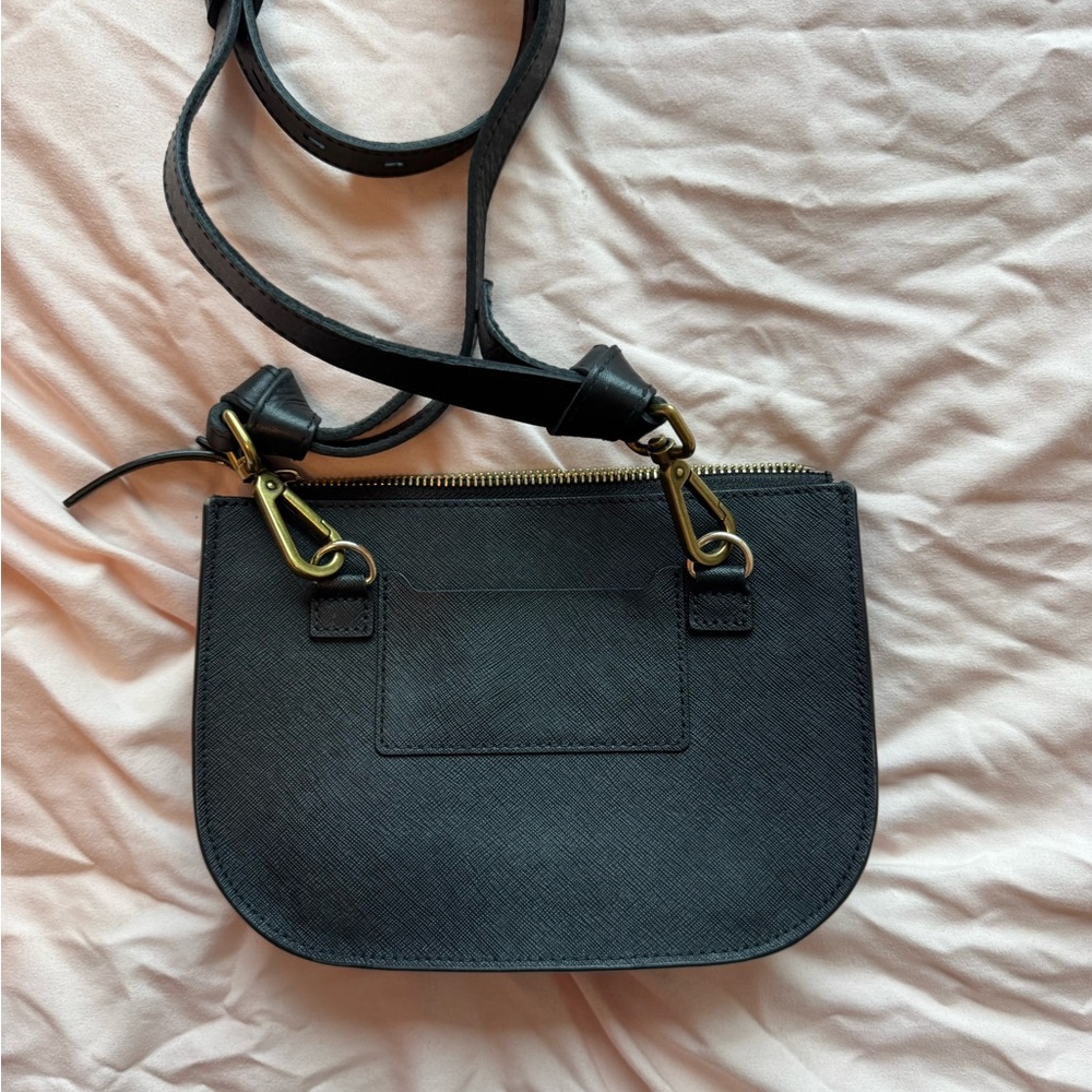Lo & Sons Black Crossbody Bag - Picture 2 of 5